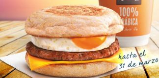 Desayuna gratis un McMuffin de salchicha y huevo mcmuffin gratis mcdonalds desayuno salchicha y huevo